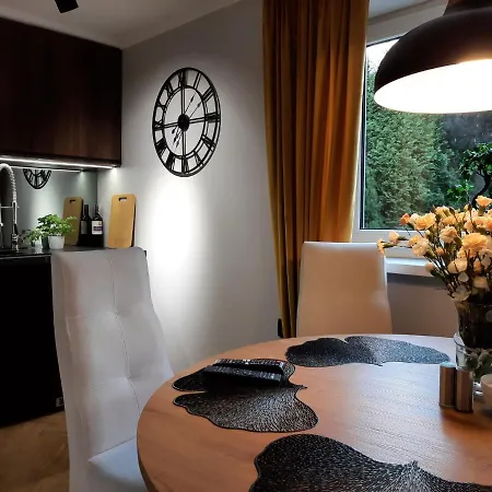 Pod Sosnami Przeciszow Apartmán *